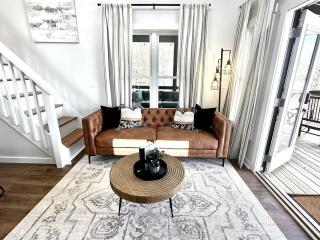 Lofted Tiny Retreat with Private Lake Dock and Spa in Tennessee - Tracy City - 4