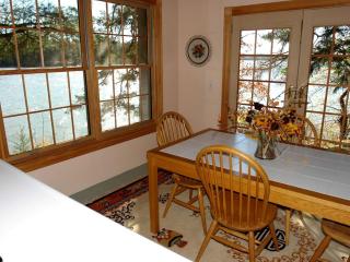 Coastal Vacation Rental with Fireplace near the Acadia National Park in Maine - Sullivan - 5