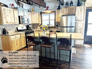 Stunning Cozy Cabin Close to Lake and Hiking Trails in Island Park, Idaho - Island Park - 6