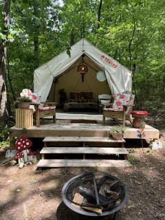 Spacious Off-Grid Tented Cabin with Picnic Table Surrounded by Nature in Georgia - LaFayette - 0