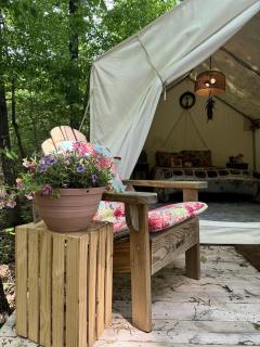 Spacious Off-Grid Tented Cabin with Picnic Table Surrounded by Nature in Georgia - LaFayette - 8