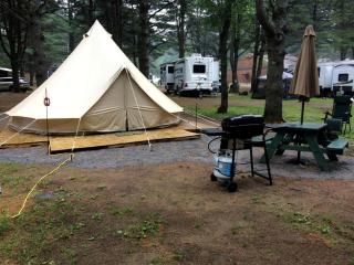 Family-Friendly Bell Tent Rental on a Riverside Resort near Lake George, New York - Diamond Point - 0