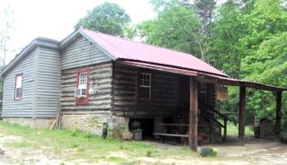 Cozy Log Cabin Rental near Occoneechee State Park, Virginia - Oine - 0