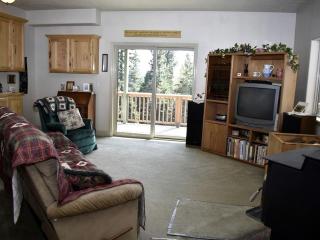 Off-The-Grid Cottage Rental with 360-Degree Mountain Views near Cascade, Idaho - Cascade - 8