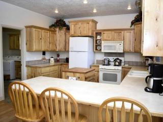 Off-The-Grid Cottage Rental with 360-Degree Mountain Views near Cascade, Idaho - Cascade - 5
