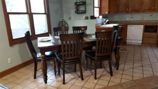 Cozy and Tranquil Bed and Breakfast with Wood-Burning Fireplace in Harrisonville, Missouri - Harrisonville - 3