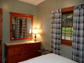 Lovely Lakeside Cabin Rental near Pharaoh Lake Wilderness Area in New York - Brant Lake - 8