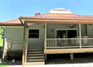 Cozy Bed and Breakfast Accommodation with a Shared Kitchen near Ohiopyle State Park - Confluence - 0