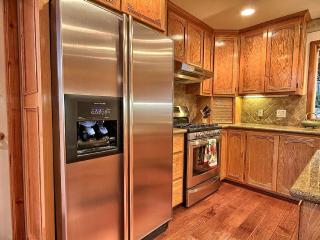 Gorgeous Vacation Rental with Hot Tub near Yosemite National Park, California - Mariposa - 4