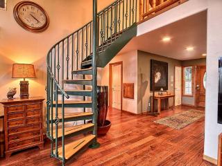 Gorgeous Vacation Rental with Hot Tub near Yosemite National Park, California - Mariposa - 3