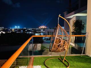 Octopus - Iconic Palm Studio With Views - 1