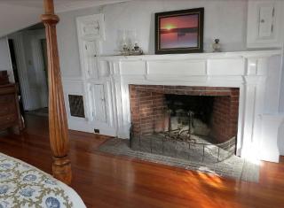 Upscale Waterfront Cottage Rental for Twelve in Cape Cod, Massachusetts - South Chatham - 5