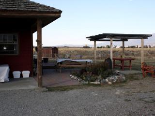 Remote Six-Bedroom Lodge for Rent near the Chico Hot Springs, Montana - Livingston - 3