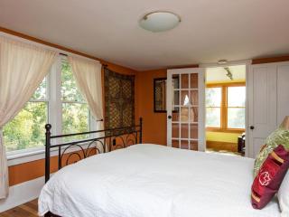 Breathtaking Cottage Rental on 100 Acres on the Shenandoah River, Virginia - Front Royal - 2