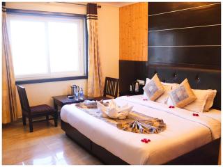A LUXUARY HOTEL KISHNA # PALACE PREMUIM Near The Mall Road - A Luxury Room With Newly Decorated and Renovated Room - with Wifi - Room Service Available - Book Now - Masuri - 0