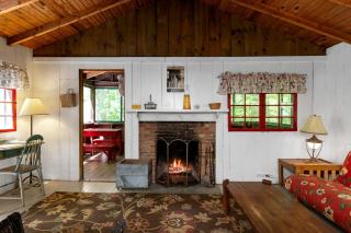 Luxury Camping Cabin with Fireplace near Hanover, New Hampshire - 7