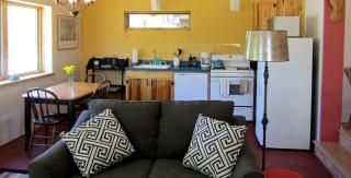 Cozy Cabin Rental Ideal for Couples in La Madera Close to Los Alamos, New Mexico - - 8