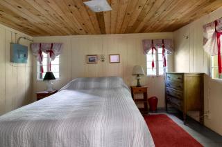 Romantic Couples' Cabin Retreat with Fireplace near White Mountain Forest - 4