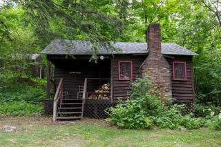 Romantic Couples' Cabin Retreat with Fireplace near White Mountain Forest - 1
