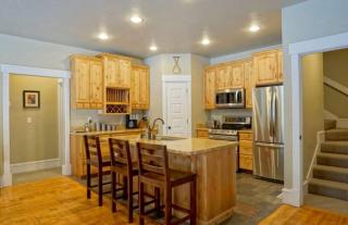 Luxurious Pet-Friendly Vacation Rental close to Mirror Lake in Kamas, Utah - Kamas - 2