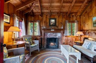 Sweet Couples' Cabin with Views of the Water near Hanover, New Hampshire - 9