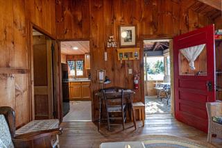 Sweet Couples' Cabin with Views of the Water near Hanover, New Hampshire - 5