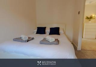 Stylish 2-Bed Maisonette - Madeley - 4