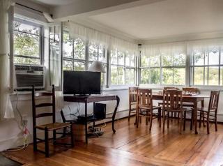 Charming 20th-Century Cape Cod Cottage Rental in Woods Hole, Massachusetts - Woods Hole - 9