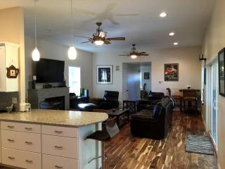 Modern and Luxurious Cabin Rental on Estate Ranch in The Berkshires of Massachusetts - Lenox - 7