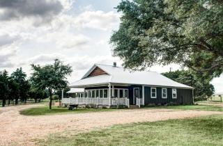 Modern Luxury Rental with Bohemian Decor near Antique Show in Round Top, Texas - Round Top - 0