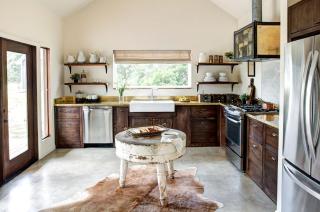 Modern Luxury Rental with Bohemian Decor near Antique Show in Round Top, Texas - Round Top - 1