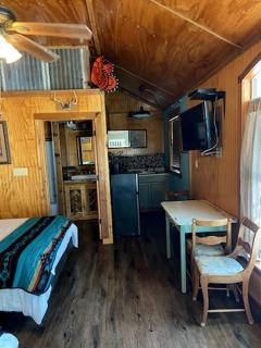 Stunning Riverfront Cottage in Camp Wood, Texas - Camp Wood - 3