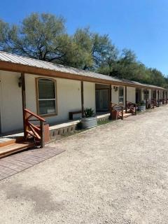Cozy Cottage Close to River in Camp Wood, Texas - Camp Wood - 7
