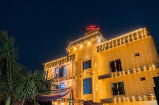 Hotel J K Palace - - 0