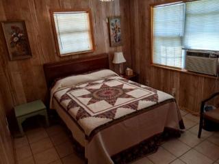Beautiful Cottage Close to Fantastic Hiking Trails in Camp Wood, Texas - Camp Wood - 4