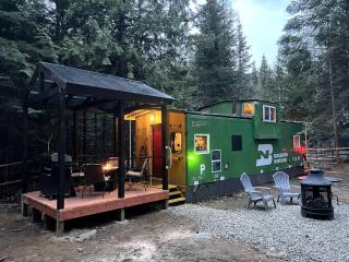 Incredible Remodeled Caboose, Pet-Friendly and Central to Outdoor Activities for an Amazing Famiily Getaway in Sandpoint, Idaho - Sandpoint - 0