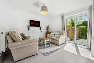 2BR Leamington Spa, by Clarendon Stays, FREE Parking, WiFi, Smart TV! - Leamington Spa - 0