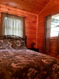 Outstanding Wooden Cabin Close to Hiking Trails in Monterville, West Virginia - Valley Head - 4