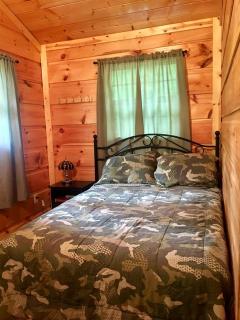 Outstanding Wooden Cabin Close to Hiking Trails in Monterville, West Virginia - Valley Head - 3