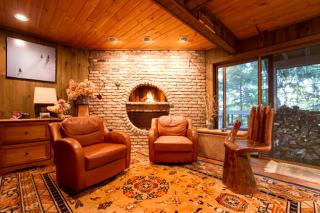 Bed and Breakfast Ski Chalet with Yoga Studio in Stratton Mountain, Vermont - 1