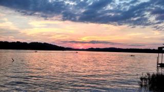 Lakefront Cottage Rental with Outdoor Shower near Downtown Nashville, Tennessee - Nonaville - 5