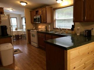 Charming Cabin Rental near Hocking Hills in Nelsonville, Ohio - Nelsonville - 4