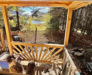 Cozy Off-Grid Cabin with Breathtaking Serene Views for a Peaceful Getaway Surrounded by Nature in Barton, Vermont - Barton - 6
