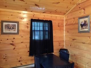 Quaint Cabin with Outdoor Grill and Picnic Space in West Virginia - Valley Head - 2