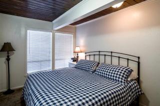 Spacious Log Cabin Rental for Family Vacations in Texas - Nacogdoches - 2