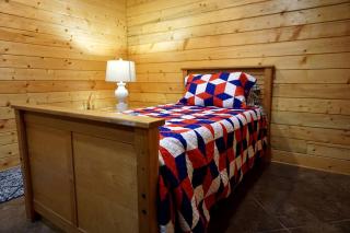 Spacious Log Cabin Rental for Family Vacations in Texas - Nacogdoches - 1