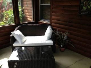 Cozy Getaway Cabin with a Hot Tub near the Wayne National Forest, Ohio - Nelsonville - 1