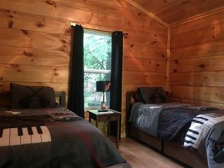 Amazing Wooden Cabin in Monterville, West Virginia - Valley Head - 4