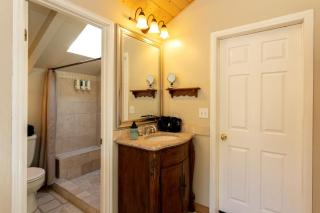 Charming Woodland Cabin near Big Bear Lake in San Bernardino County, California - 6