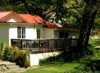 Camping Cabin Perfect for Families near the Shasta-Trinity National Forest, California - Lewiston - 4
